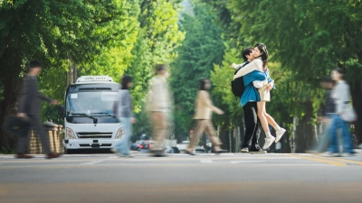 Ánh sáng của đôi ta (Still Shining)